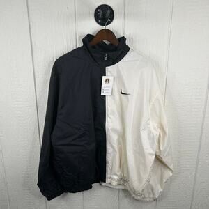 Vintage 90’s White & Black Nike Streetwear Windbreaker Size Large